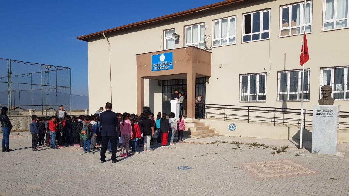 Karacanlık İlkokulu Fotoğrafı